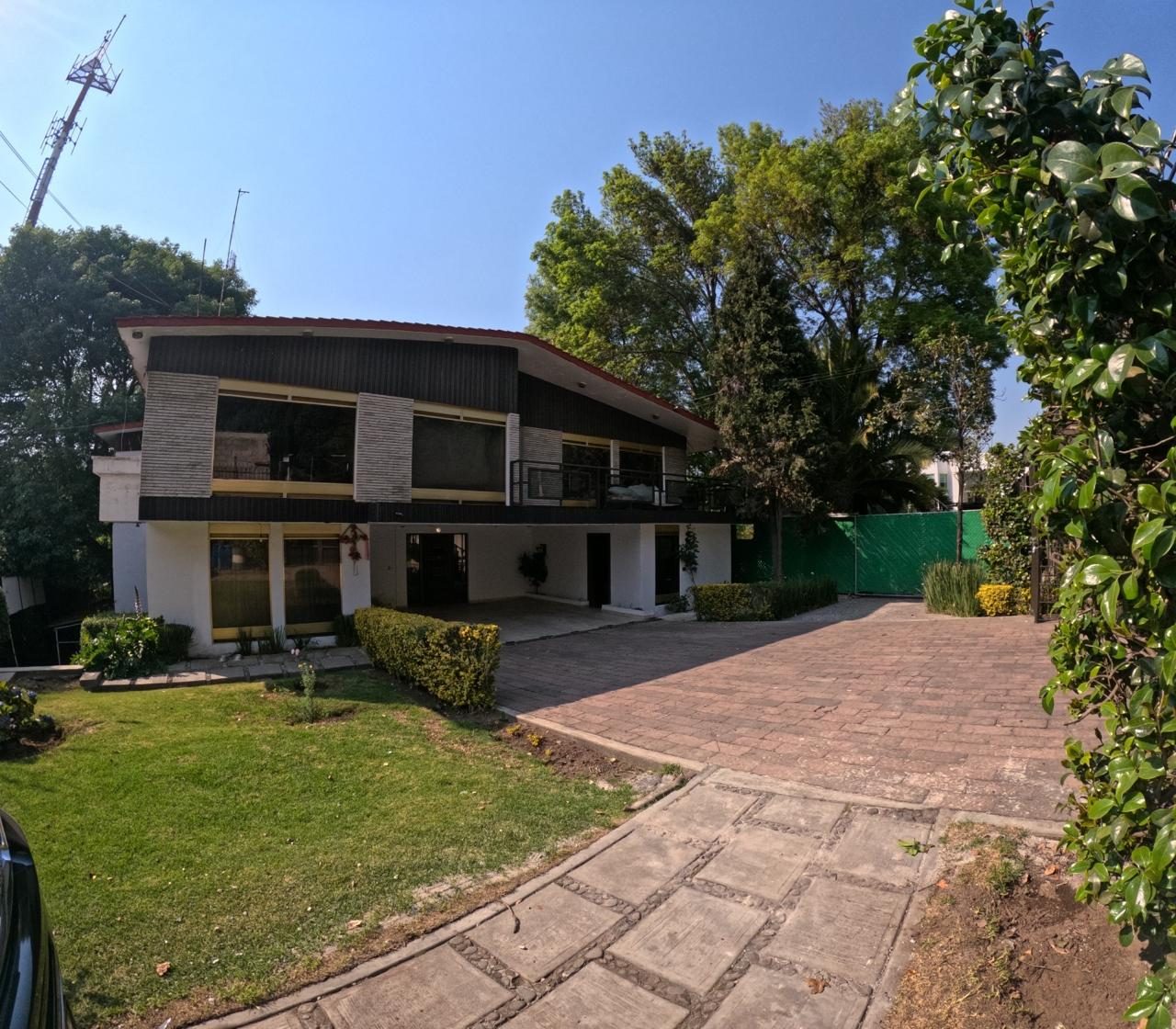 Fachada de La Quinta — Residencia Integral